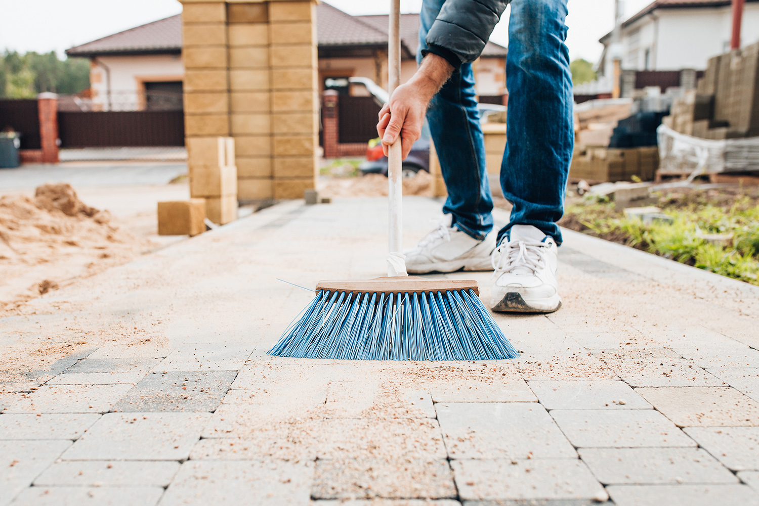 Lexon Building Services | Bedroom Fitter | Decking Installation | Kitchen Fitter | Painting and Decorating