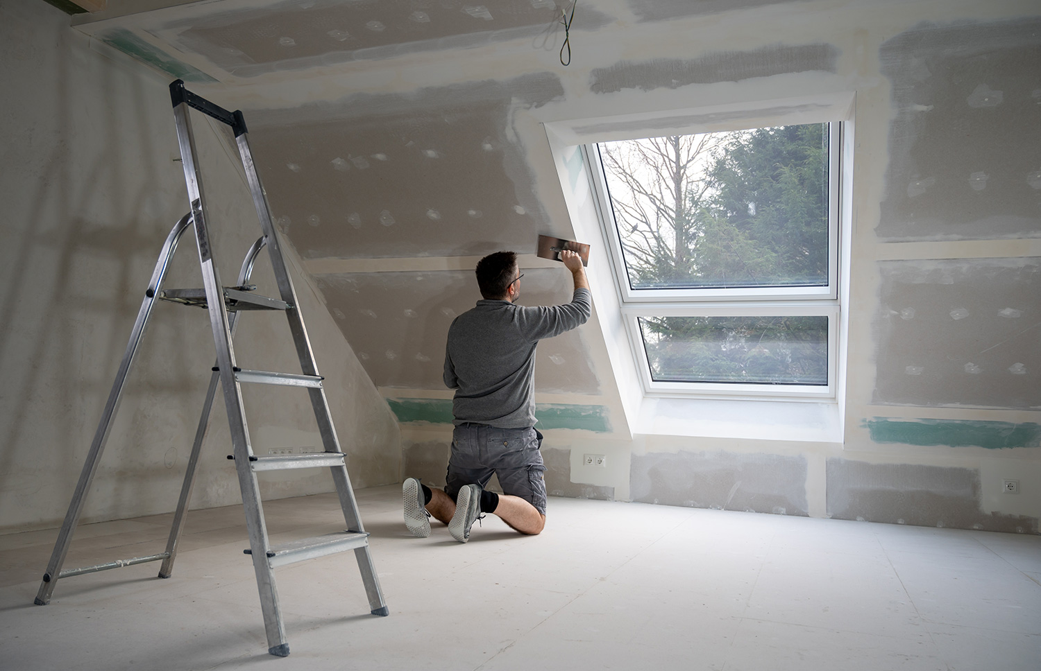 Lexon Building Services | Bedroom Fitter | Decking Installation | Kitchen Fitter | Painting and Decorating