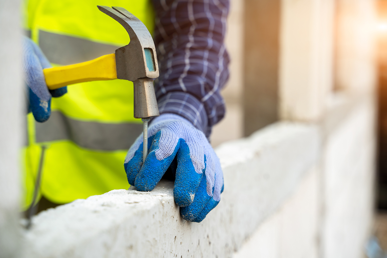 Lexon Building Services | Bedroom Fitter | Decking Installation | Kitchen Fitter | Painting and Decorating