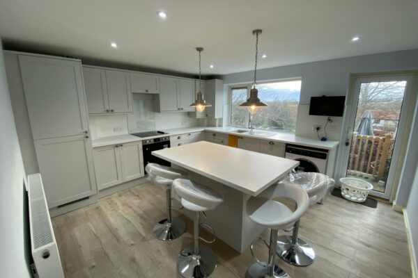 Lexon Building Services | Bedroom Fitter | Decking Installation | Kitchen Fitter | Painting and Decorating