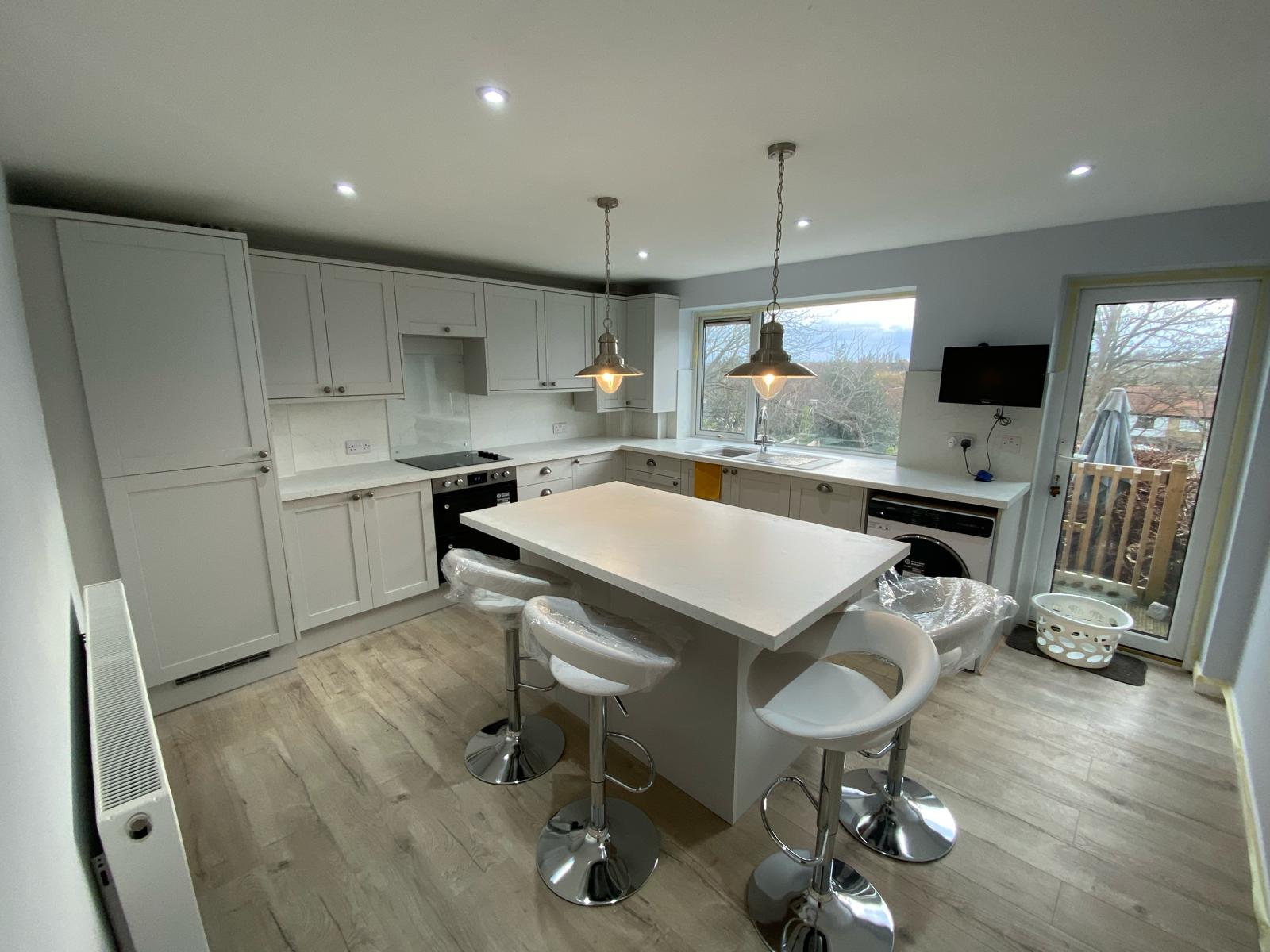 Lexon Building Services | Bedroom Fitter | Decking Installation | Kitchen Fitter | Painting and Decorating